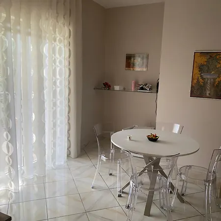 Domus Senior بومبيي