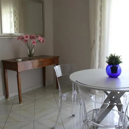 Domus Albert Senior Guest house *